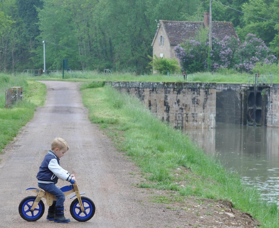 Canal Du Nivernais Gites Le Champ Radis Marigny-sur-Yonne Экстерьер фото