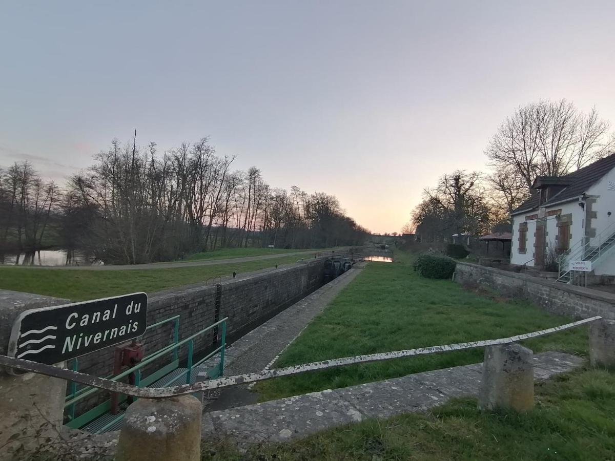 Canal Du Nivernais Gites Le Champ Radis Marigny-sur-Yonne Экстерьер фото